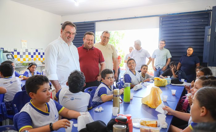 Luciano Barbosa em visita à Escola do Campo Luciano Barbosa em visita à Escola do Campo