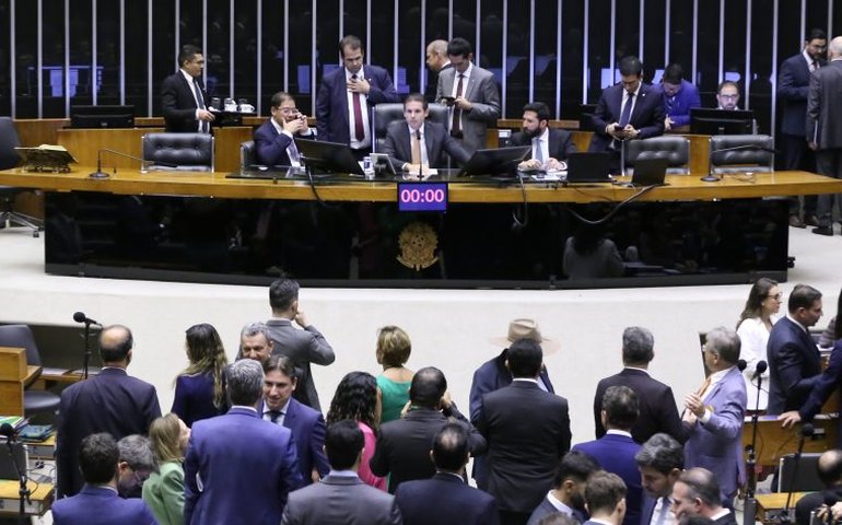 Câmara aprova projeto que reformula a Lei de Concessões Públicas