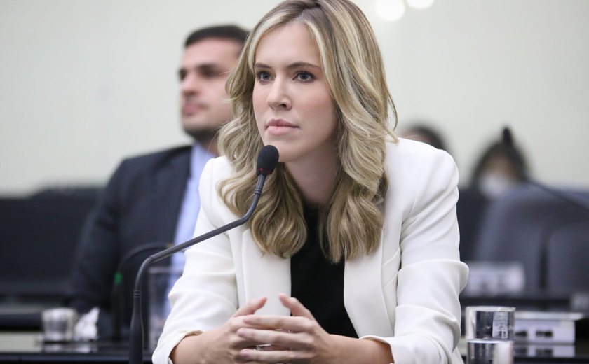 Por unanimidade, ALE derruba veto e mantém PL de Cibele Moura para que planos de saúde cubram exames prescritos por nutricionistas