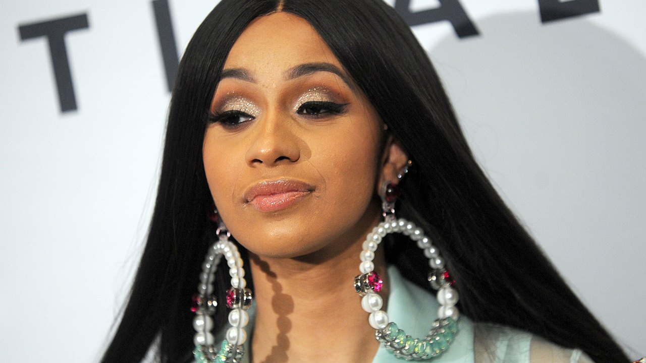 Cardi B é a 1ª rapper a ter quatro músicas com 1 bilhão de streams no Spotify