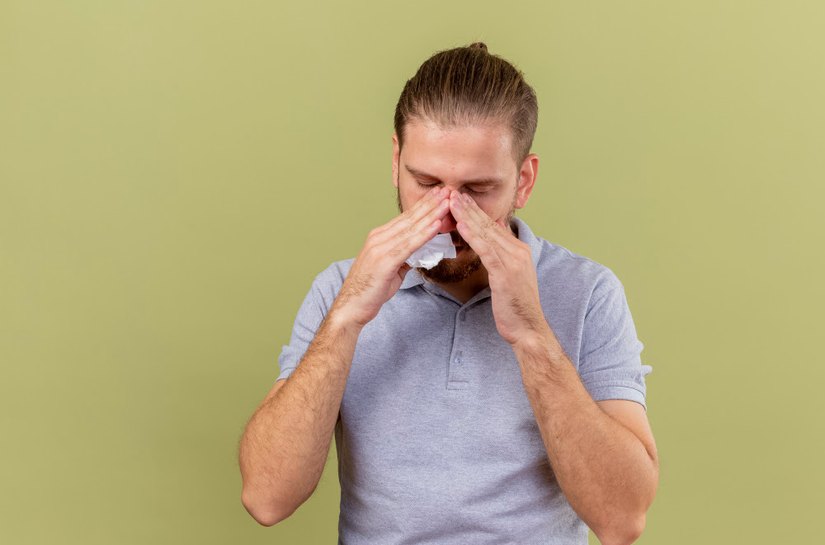 Vírus da Covid-19 continua em circulação e pode afetar os olhos