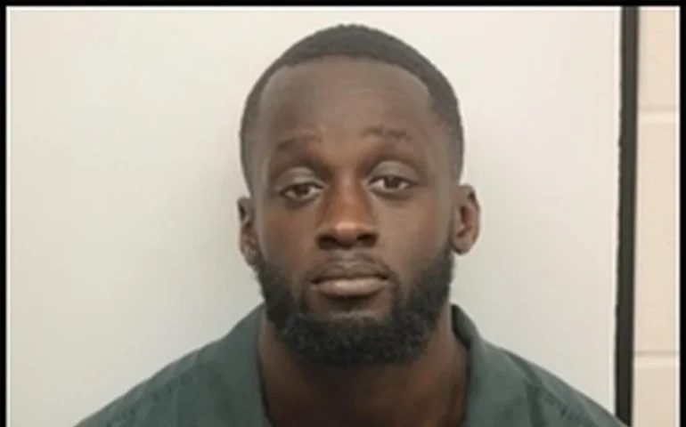 Colegas de quarto do homem acusado de matar duas pessoas dizem que uma discussão precedeu os ataques na região de Atlanta