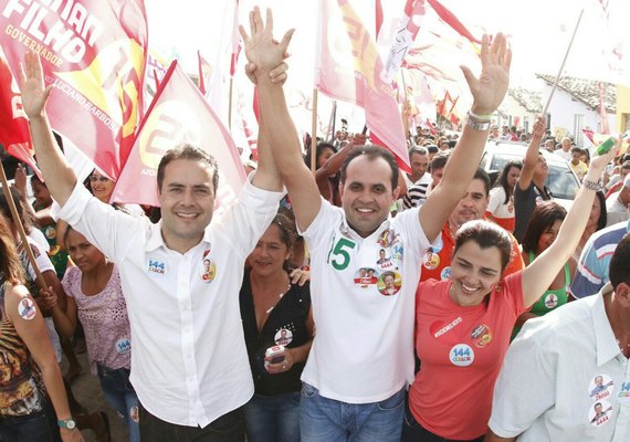 Eleições: Caravana de Renan Filho visita Alto Sertão