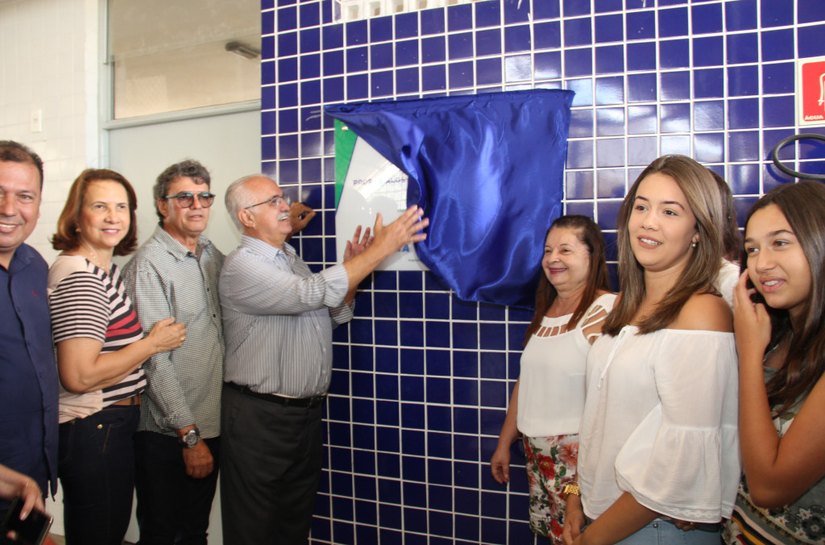 Teófilo inaugura quadra e dá nome de Carlos Eduardo Cavalcante, ícone do esporte arapiraquense