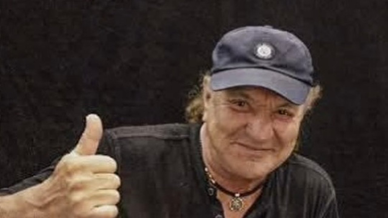 Cantor do AC/DC quase é atingido por canhão e escapa de acidente em show nos EUA