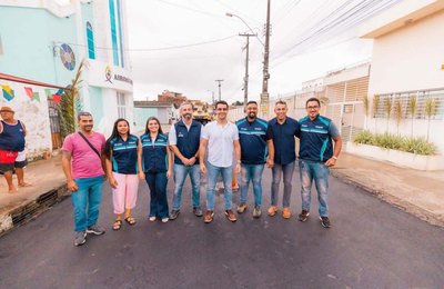 Prefeito JHC acompanha avanço das obras de pavimentação para beneficiar mais de 80 mil pessoas