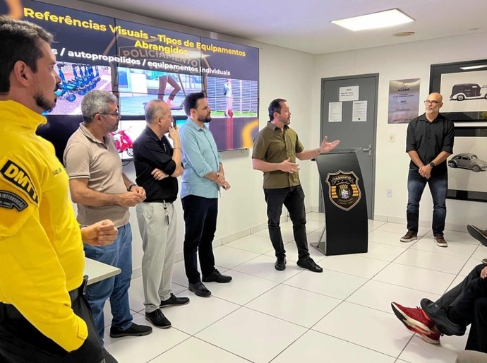 DMTT reúne órgãos de trânsito e outras instituições para tratar das novas regras para ciclomotores