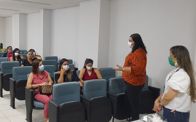 Roda de conversa amplia abordagem sobre gravidez precoce e saúde mental de adolescentes