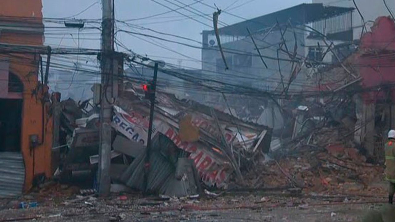 Explosão deixa feridos e destrói imóveis na Zona Norte do Rio