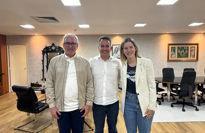 Cibele Moura se reúne com governador e prefeito para atrair mais investimentos em Chã Preta