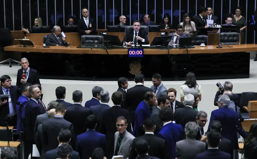 Votação de vetos às leis da saidinha e defesa da democracia é adiada