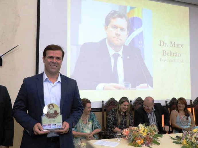 Marx é homenageado em prêmio de incentivo à cultura alagoana