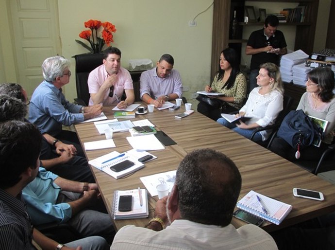 Casal discute melhorias para sistemas de Maragogi e Japaratinga