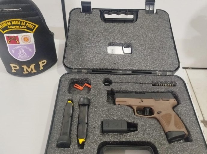 Polícia Militar apreende arma de fogo durante cumprimento de mandado em Arapiraca