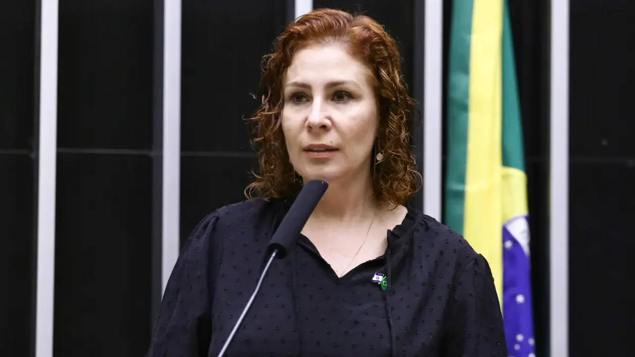 Itália marca nova audiência de extradição de Carla Zambelli para o fim do mês