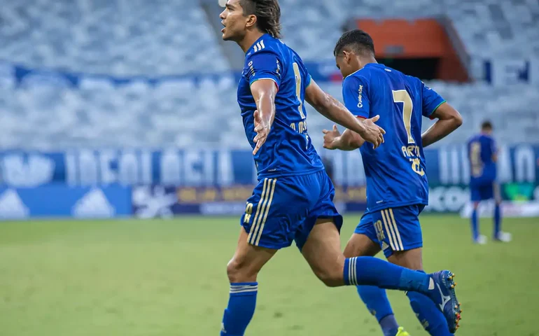 Cruzeiro vence Pouso Alegre e garante vaga na semifinal do Mineiro