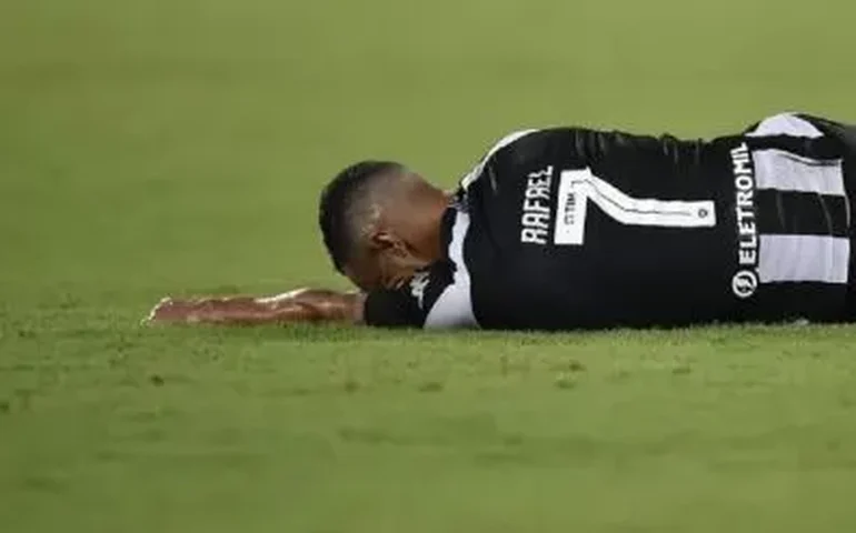 Rafael passa por cirurgia e desfalca botafogo pelo restante da temporada