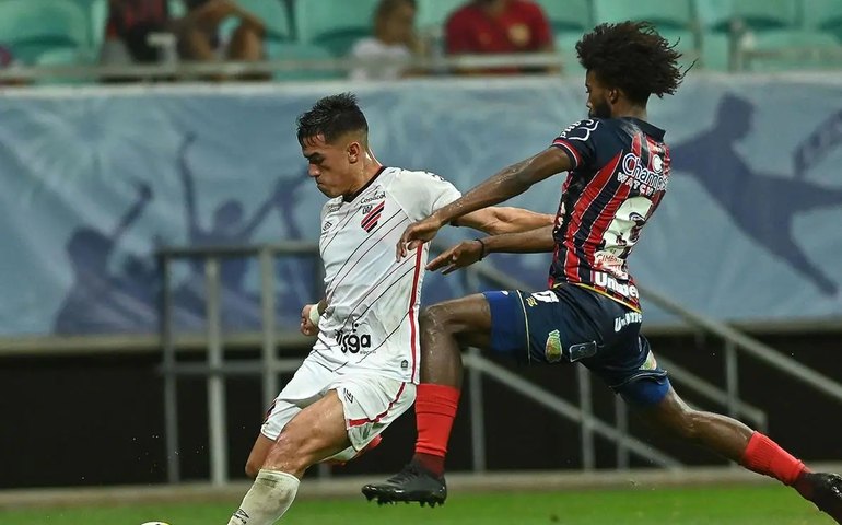 Athletico-PR vence Bahia fora de casa e abre vantagem por vaga na Copa do Brasil