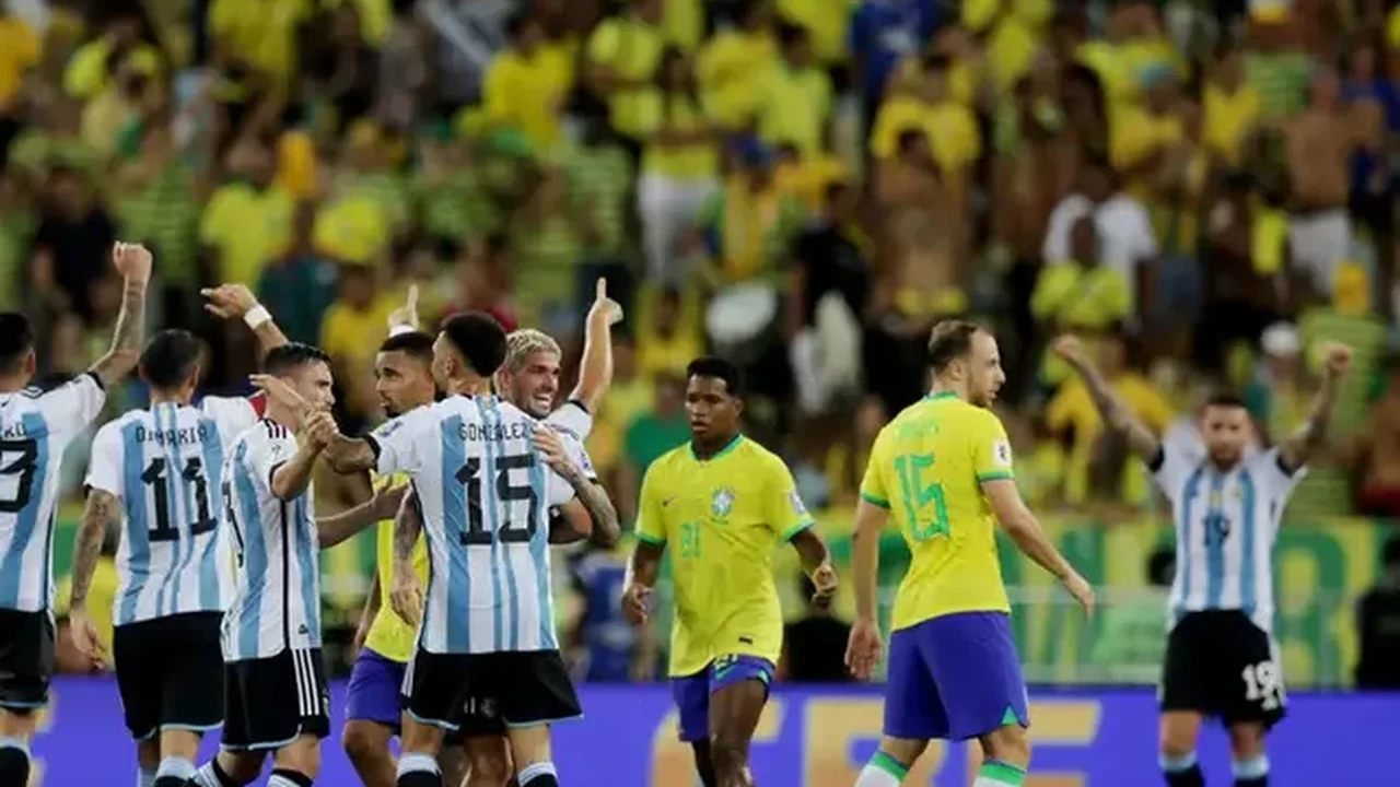 Confusão em Brasil x Argentina: sete jogos das Eliminatórias tiveram setores exclusivos para visitantes nesta data Fifa