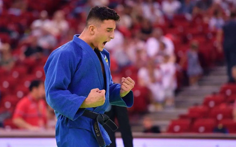 Guilherme Schimidt supera medalhista olímpico e fatura Grand Slam de judô