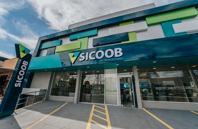 Sicoob se destaca em pesquisa nacional e conquista reconhecimento por qualidade dos serviços