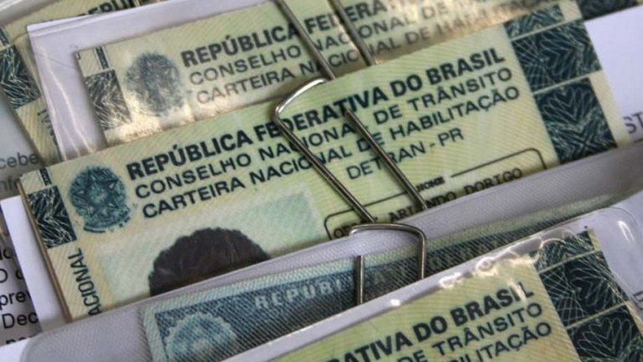 Proposta assegura CNH definitiva a quem cometer apenas infrações administrativas