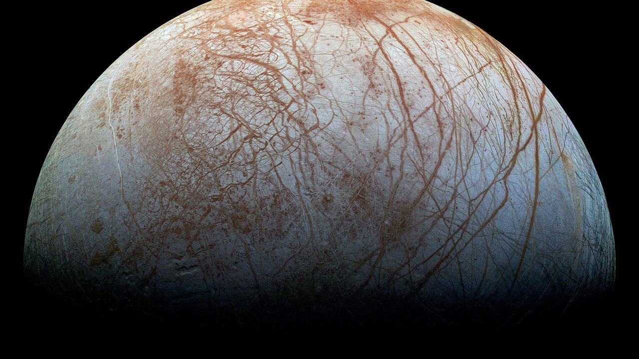 Lua despedaçada por colisão pode preservar oceano subterrâneo, revelam simulações