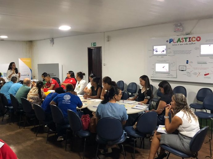 Como estruturar um projeto para que consiga captar recursos: associações comunitárias e cooperativas participam de capacitação