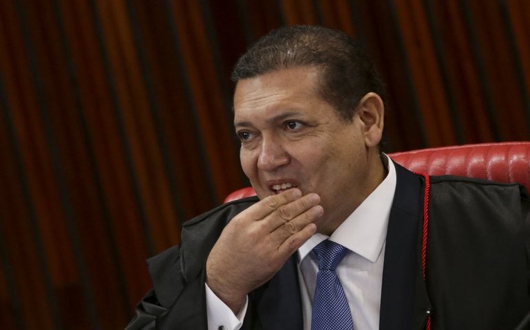 Bolsonaro no TSE: Nunes Marques viaja e não participa de julgamento que pode levar a nova condenação