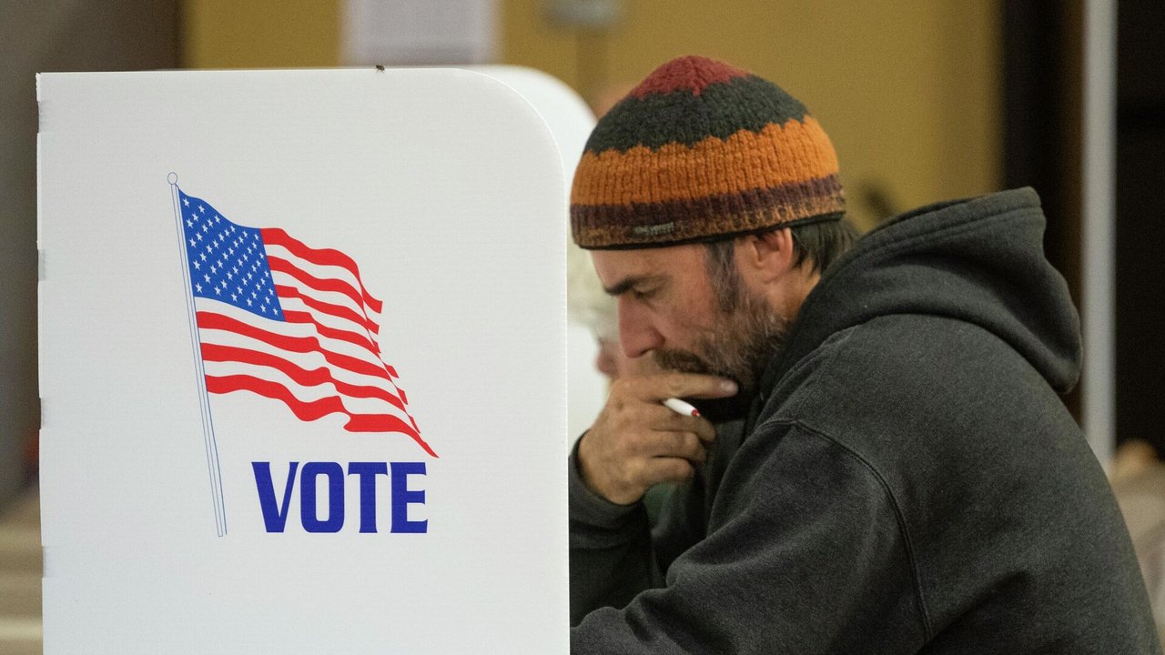 Mais de 40% dos americanos estão insatisfeitos com a situação nos EUA, diz mídia
