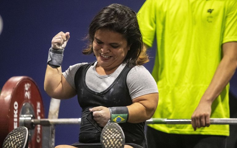 Halterofilismo paralímpico: Cristiane Reis garante vaga para o Mundial