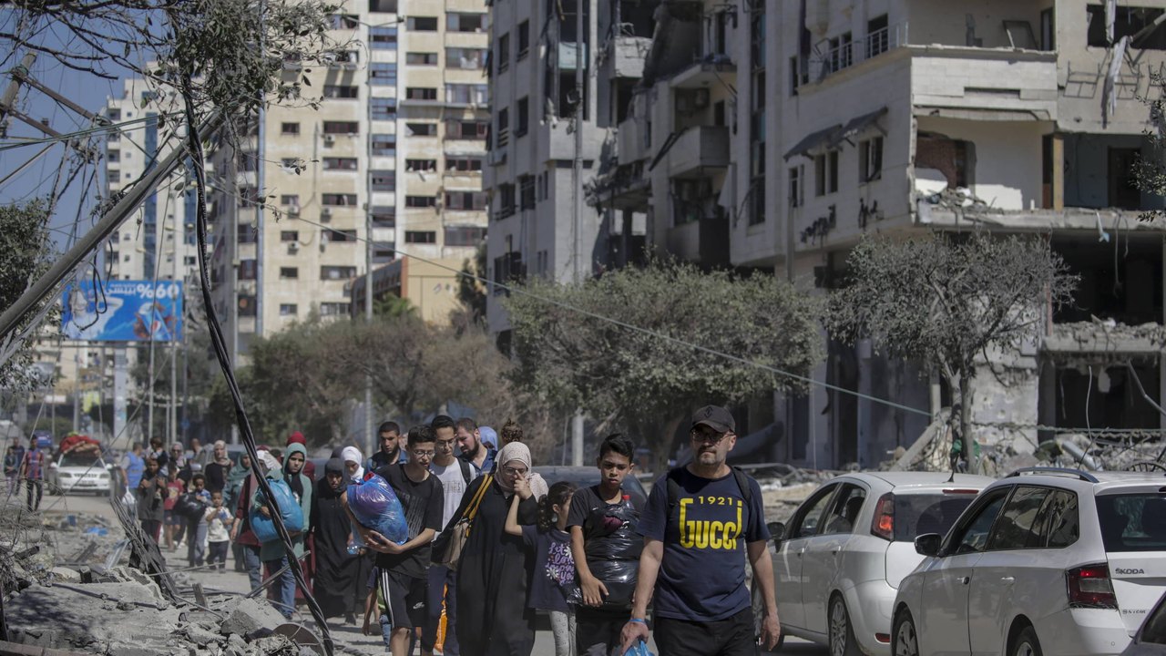 Israel volta a bombardear sul de Gaza após nova ordem de retirada afetar cerca de 250 mil palestinos