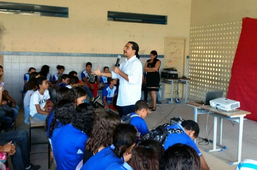 Cidadania e Justiça leva palestra sobre bullying para jovens do bairro Farol