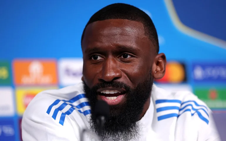Rudiger se desentende com companheiro e aumenta tensão no Real Madrid, diz rádio espanhola