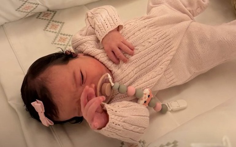 Mãe de Rafa Kalimann se derrete ao mostrar novo registro da neta Zuza