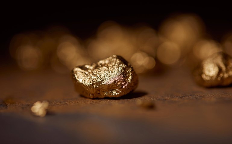 Ouro fecha estável, em meio a tensões geopolíticas e espera por CPI dos EUA