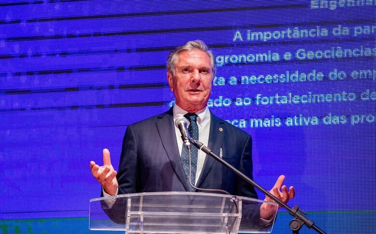 Com a experiência de quem implantou o SUS, Collor diz que vai transformar a saúde de Alagoas