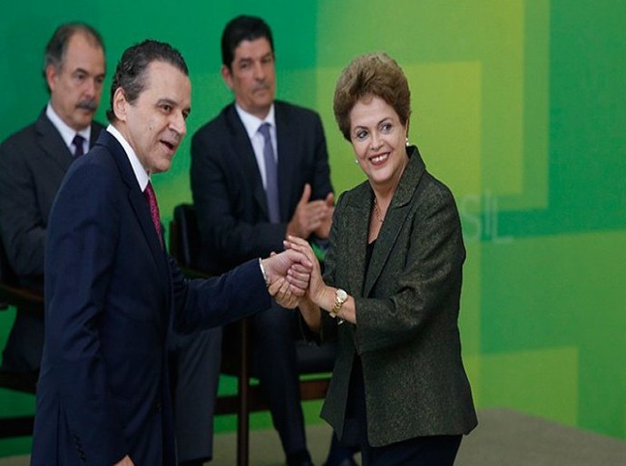 Dúvidas sobre o projeto de isenção de vistos sancionado pela presidenta Dilma? Leia mais aqui