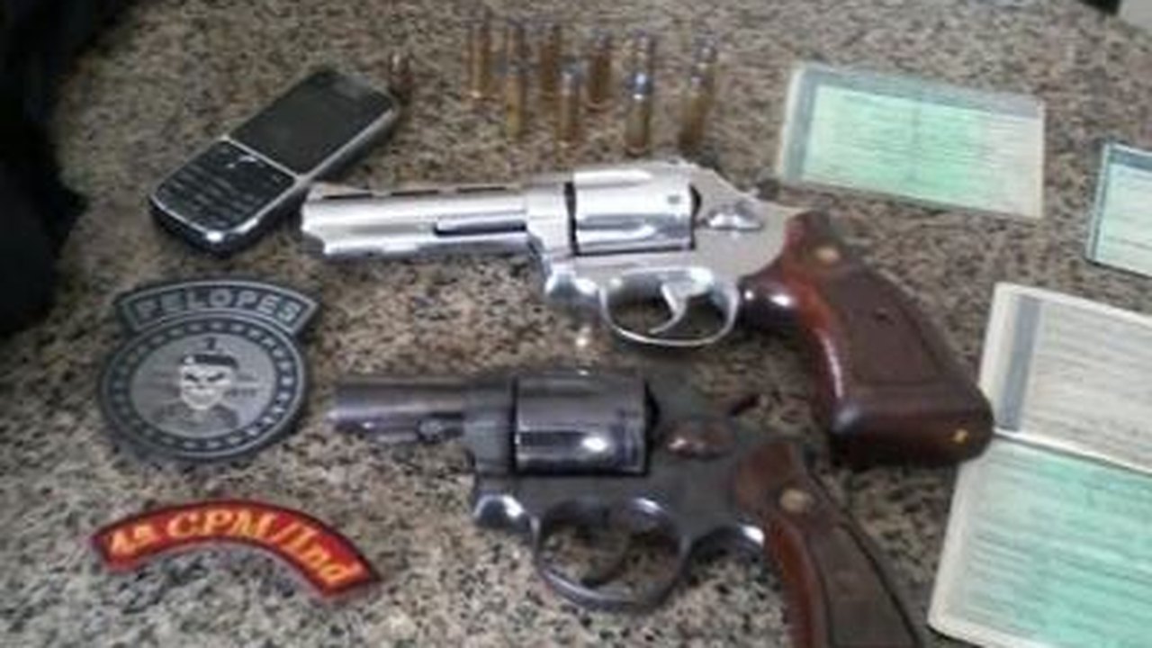 Operação da PM cumpre mandados e apreende três armas de fogo e plantação de maconha em Cajueiro