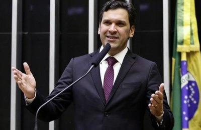 Isnaldo Bulhões avança no território de Arthur e destrava milhões para a saúde e habitação