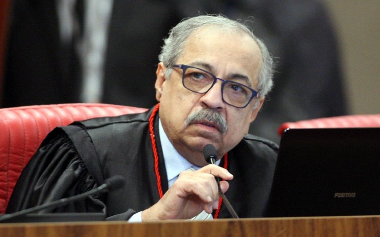 Relator no TSE deixa com Moraes decisão de compartilhar provas