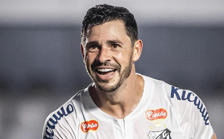 Santos aposta em volta de Giuliano e no fator 'Vila Belmiro' para vencer Amazonas na Série B