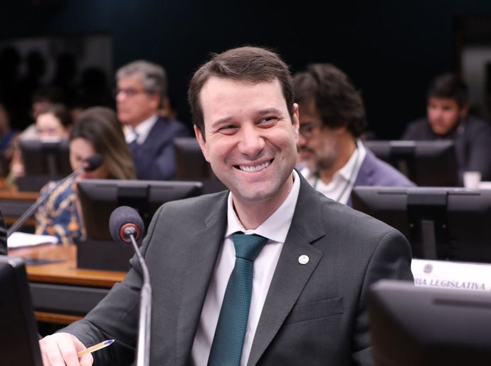 Projeto de Lei busca inclusão de temas sobre violência de gênero no currículo escolar