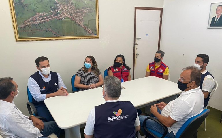 Prefeito de Anadia solicita cota extra de vacina para profissionais da atenção básica