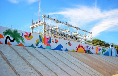 Criatividade: muro de nova subestação da Equatorial recebe homenagem alusiva ao bairro de Ipioca