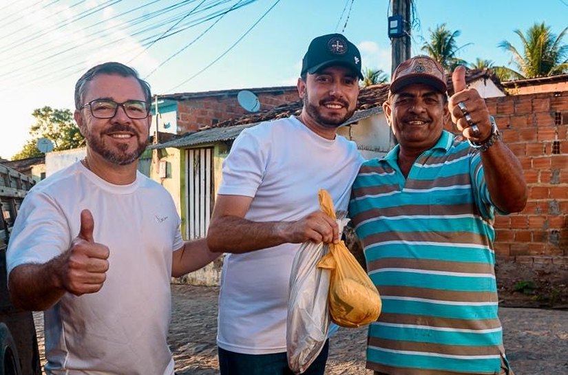 Santa Tradição: Prefeitura de Anadia distribui 8 toneladas de peixe à população