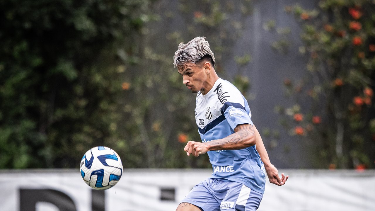 Com Rodrigo Fernández, Santos faz jornada dupla de treinos de olho no duelo com o Vasco