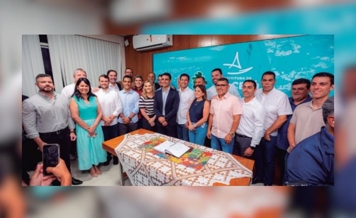 Posse dos novos secretários Eduardo Canuto e Brivaldo Marques contou com apoio dos demais vereadores Posse dos novos secretários Eduardo Canuto e Brivaldo Marques contou com apoio dos demais vereadores