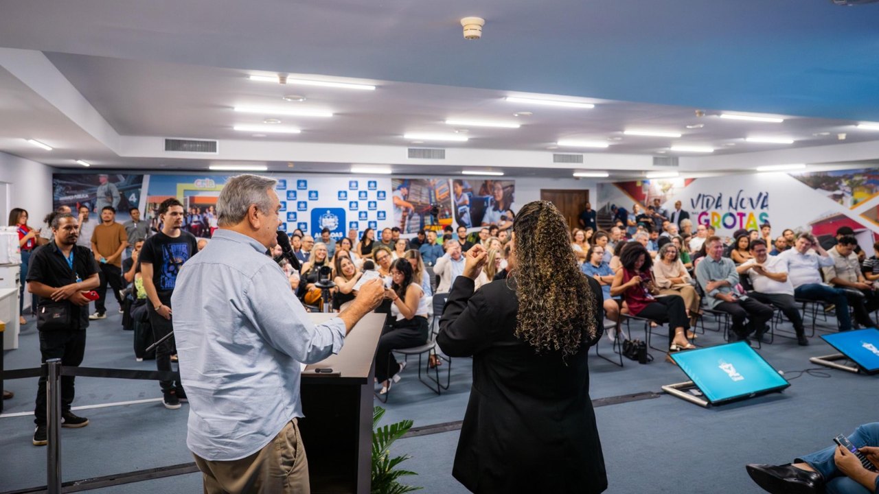 Em ato histórico, Governo de Alagoas nomeia 127 professores para Uneal