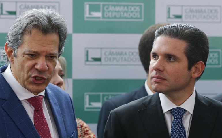 Haddad entrega lista ao Congresso com 25 propostas: reforma do IR e supersalários são prioridade